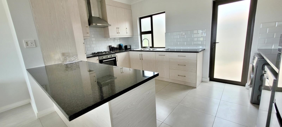  Bedroom Property for Sale in The Hill Western Cape